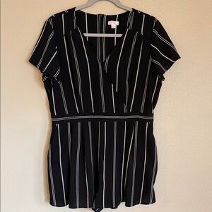 ✨Xhilaration Black and White Striped V-neck Romper